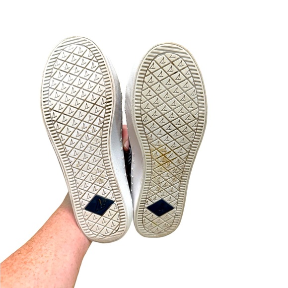 Like new Women’s Sperry Shoes - Picture 7 of 7